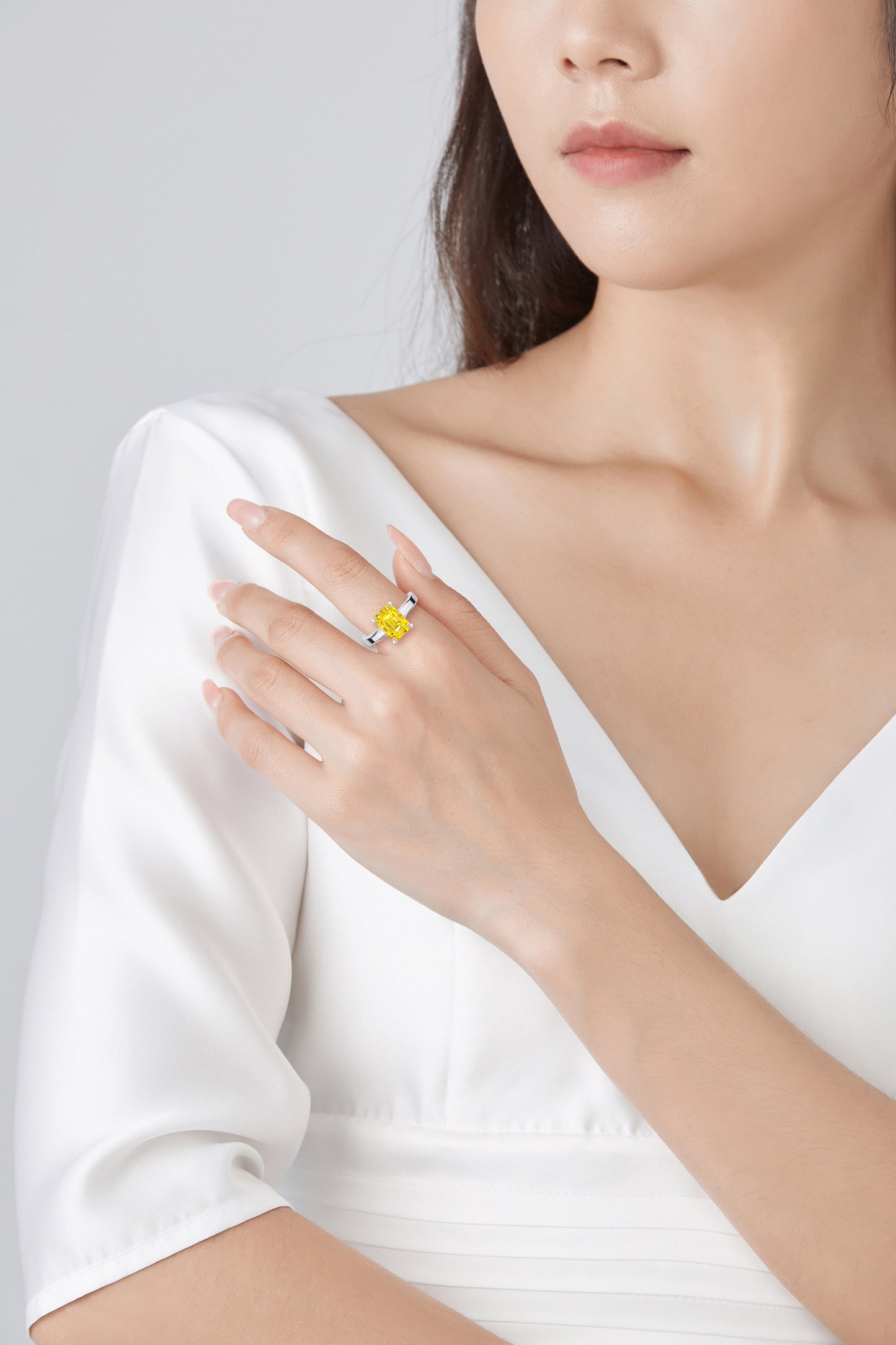 PUSOMILI V Yellow Diamond Ring