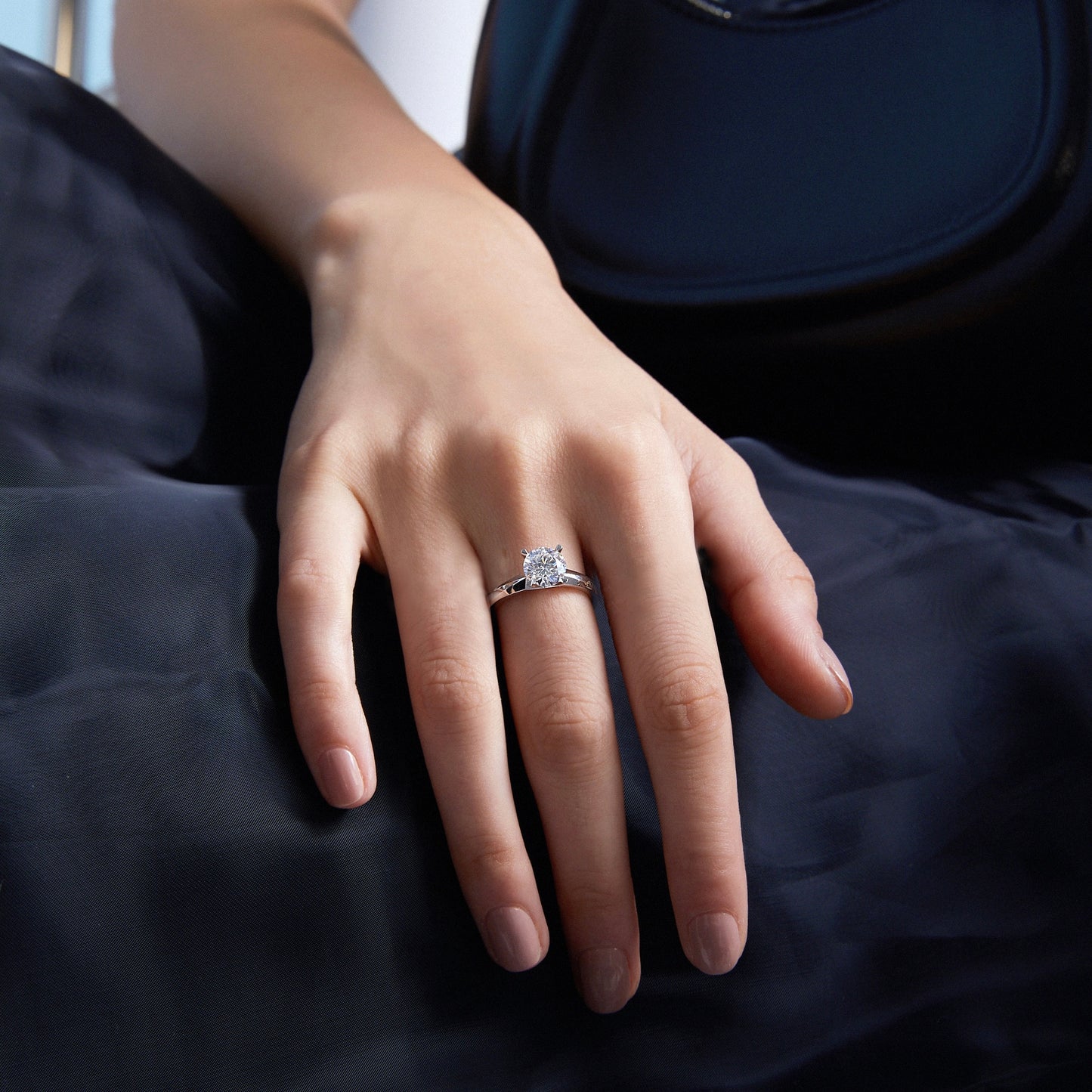 PUSOMILI V Solitaire Diamond Ring