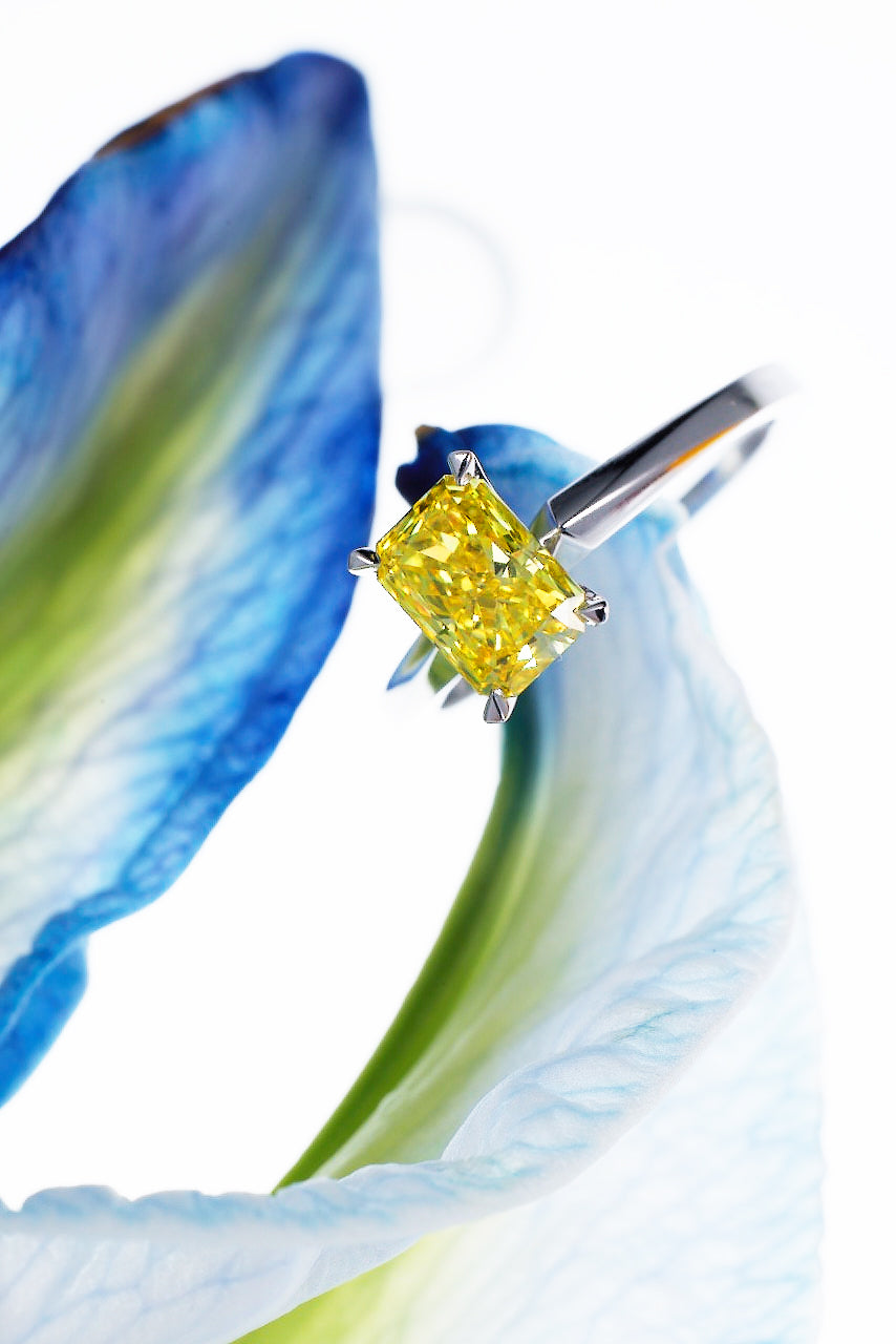 PUSOMILI V Yellow Diamond Ring