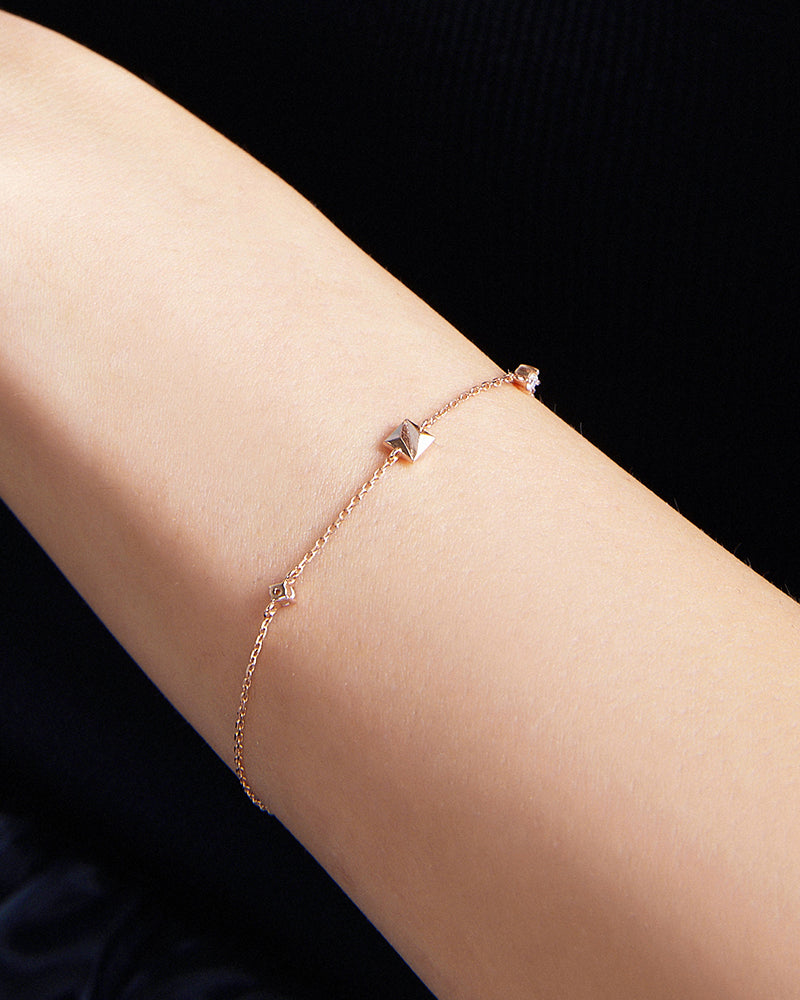 PUSOMILI V Cube Bracelet