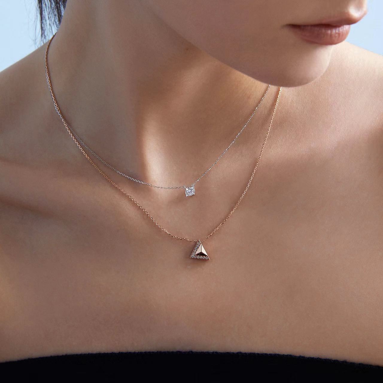 PUSOMILI V Cube Diamond Pendant - Large