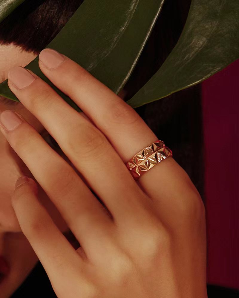 PUSOMILI V Cube Ring with Diamonds(Rose Gold)